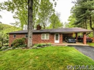 221 W Poplar Dr, Hendersonville, NC 28792
