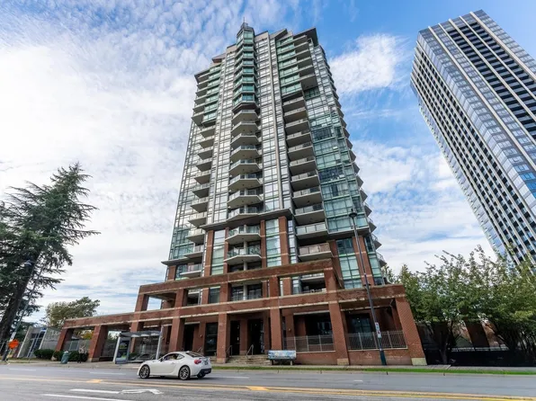 13399 104th Ave #1002, Surrey, BC V3T 0C9