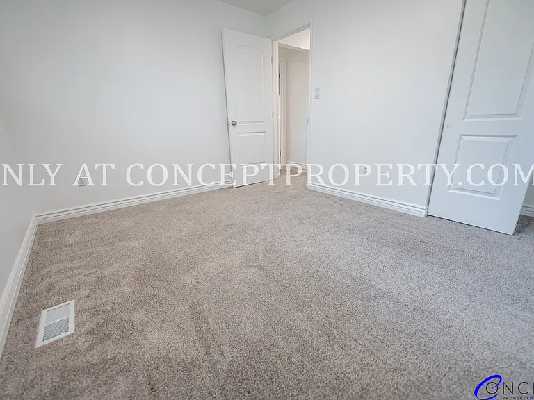 466 E Woodland Ave — Photo 61