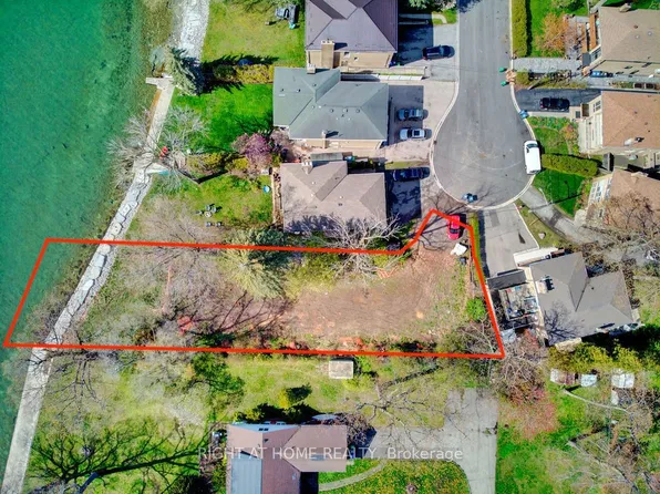 9 Carlis Pl, Mississauga, ON L5G 1A8