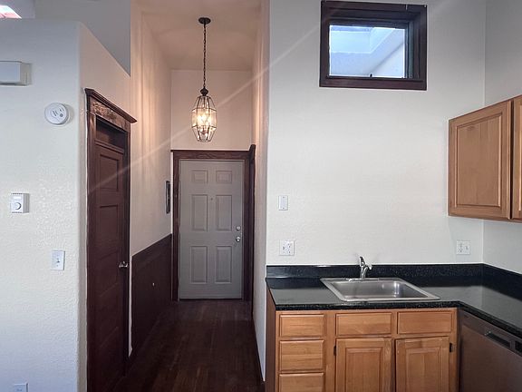 3rd image of 1709 NW Glisan St #1B-1Ba-600Sqft