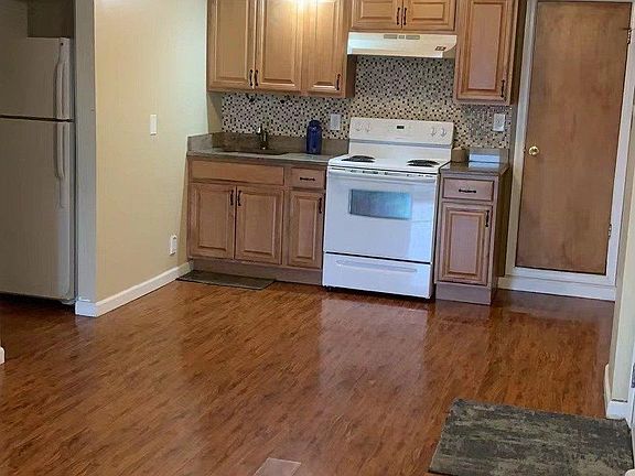 5th image of 164-26 95th St