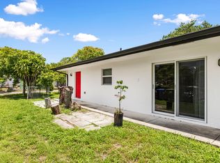 24 SW 6th St #2, Hallandale, FL 33009