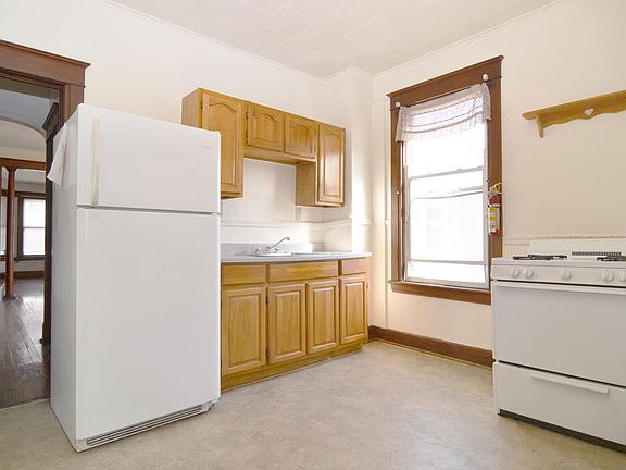 2nd image of 22 Bertha St #2