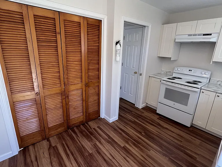 17 E Blaine St — Photo 29