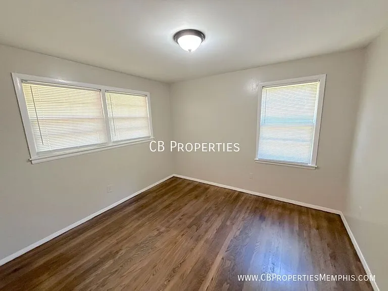 1050 Dora Cv — Photo 3