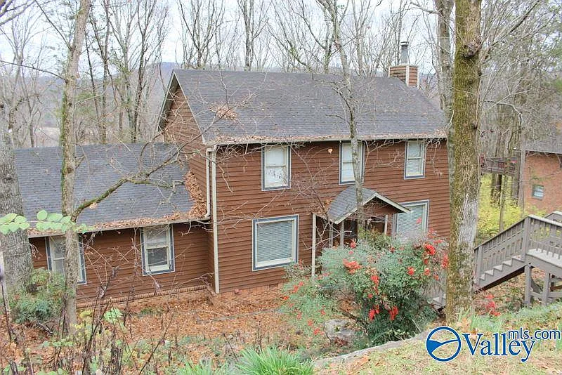 3 bed, 2.5 bath, 2367 sqft, $1,895 — Photo 2