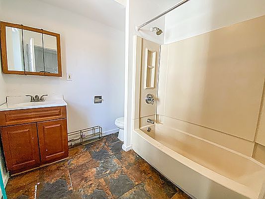 4th image of 442 E 115th St APT 2D