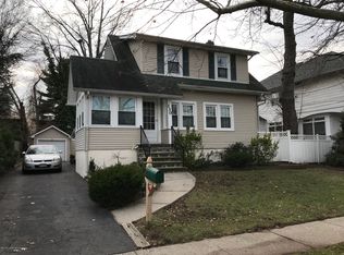 130 W Cedarview Ave, Staten Island, NY 10306