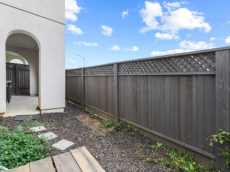 138 Harvest St #A — Photo 2