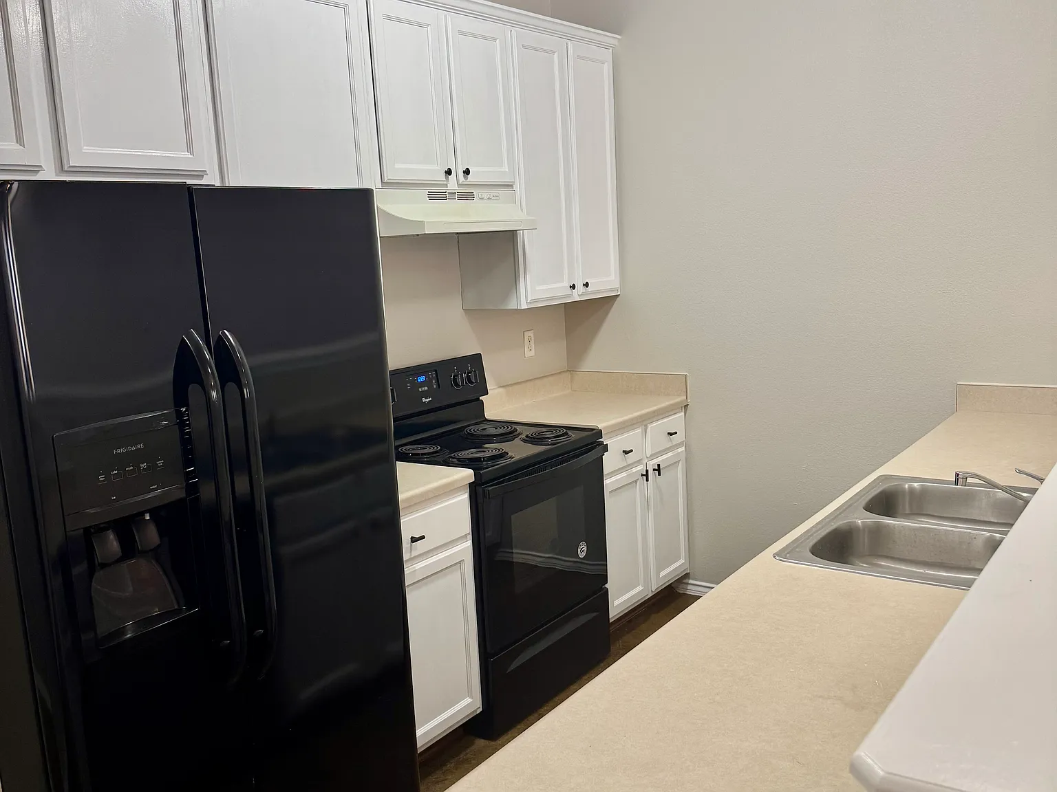 3 bed, 2.5 bath, 1430 sqft, $1,380 — Photo 1