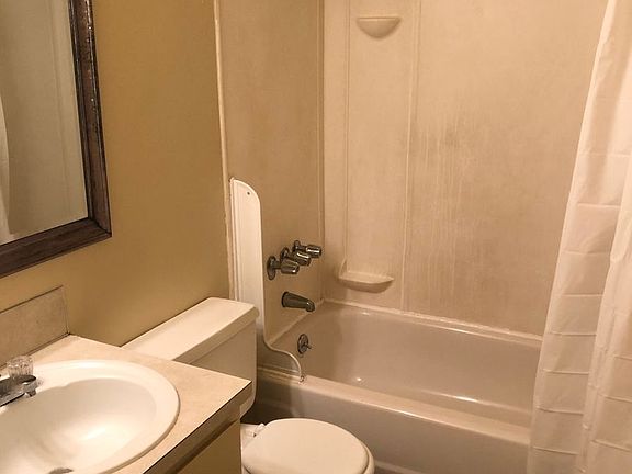 2nd image of 708 SE Davis St #5