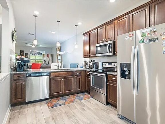 2nd image of 1117 Hillhurst Dr
