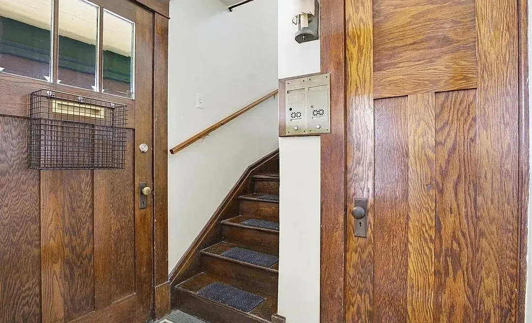 2 bed, 900 sqft, $1,600 — Photo 3