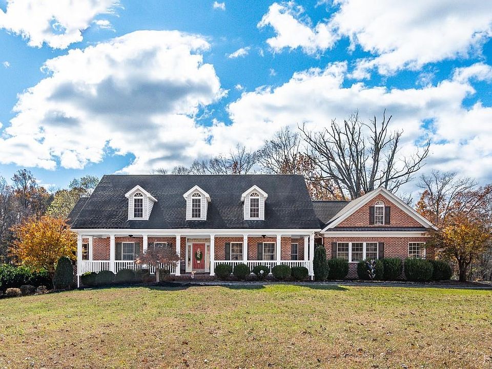 1st image of 1422 Hidden Oaks Ln