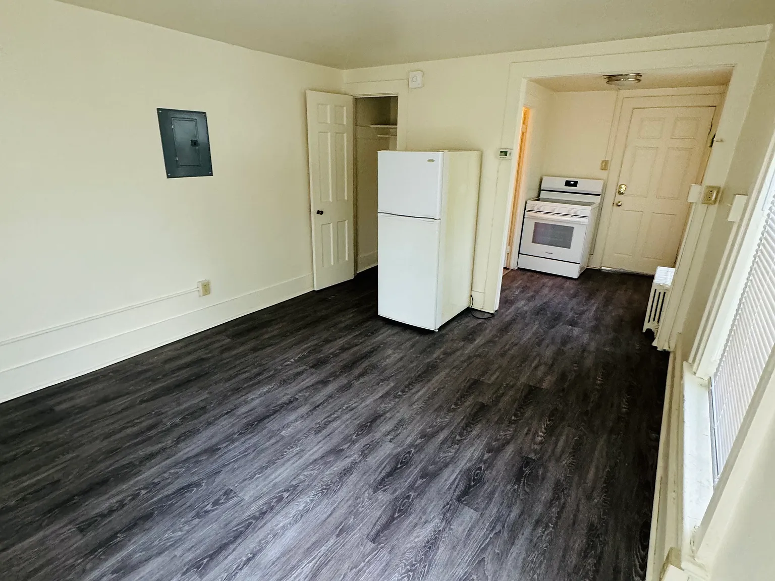 Studio, $1,425 — Photo 3