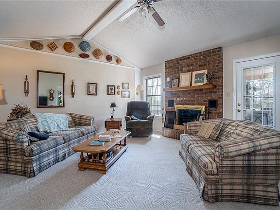 4th image of 2814 Linda Ln