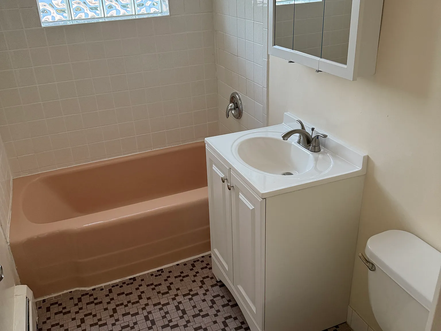2 bed, 850 sqft, $1,450 — Photo 3