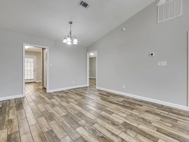 219 Lynbrook Way — Photo 9