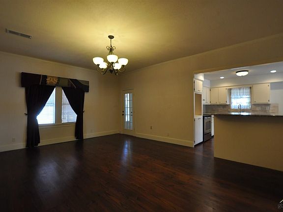 3rd image of 102 W Main St
