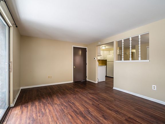 3rd image of 216 Robert Dr #6