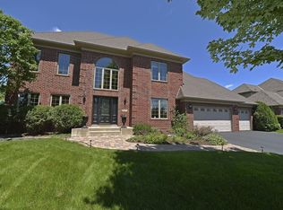 2300 Stone Creek Ln W, Chanhassen, MN 55317