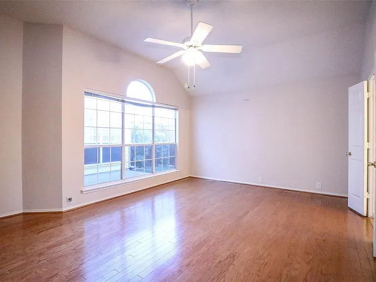 10613 Brandenberg Dr — Photo 13