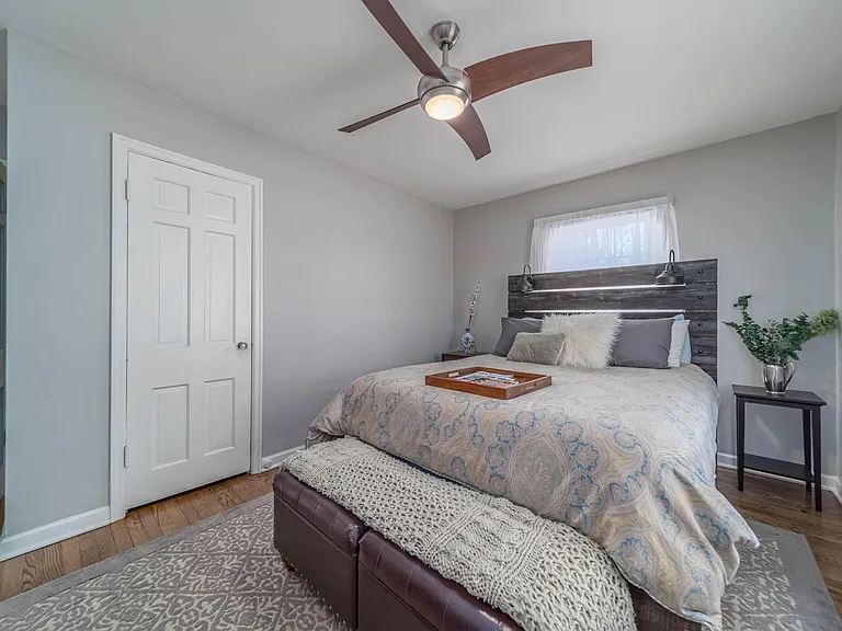 5170 N Bay Ridge Ave — Photo 13
