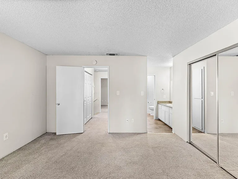 54 Quay Ct — Photo 94
