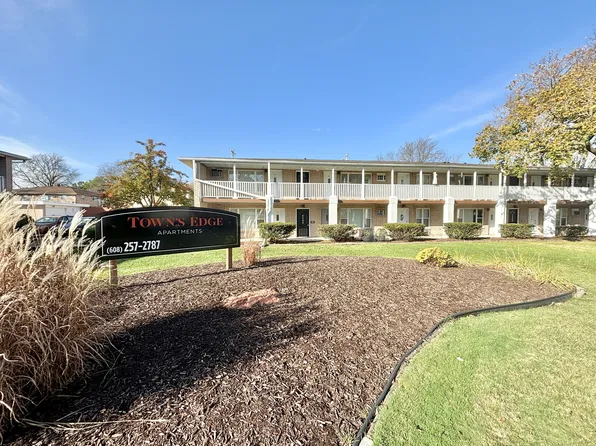 Town's Edge Apartments