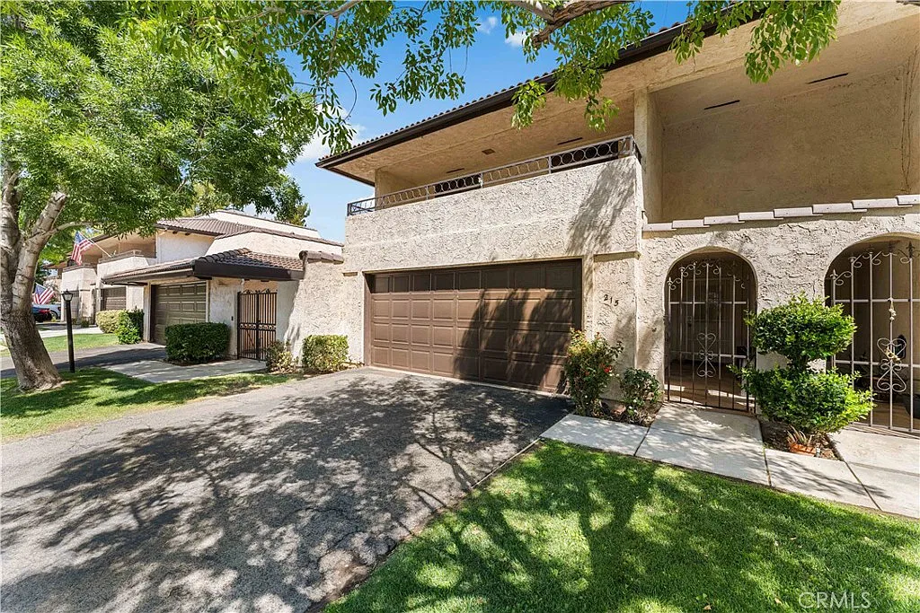 3 bed, 1966 sqft, $2,950 — Photo 3