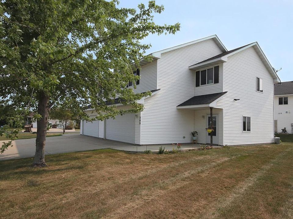1st image of 209 7th Ave NW