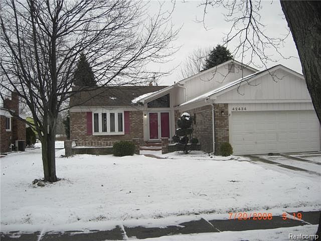 1st image of 42434 Sycamore Dr