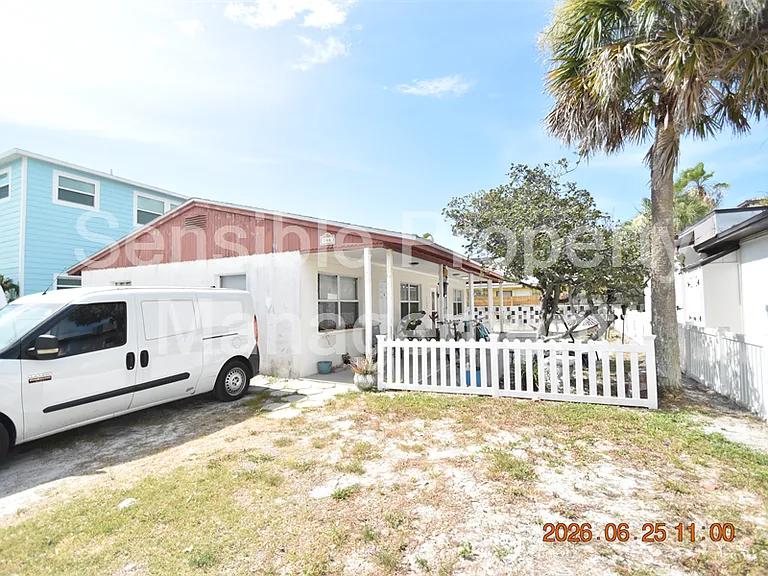 146 Coral Ave #C — Photo 1