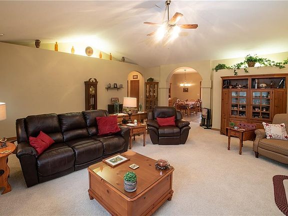 5th image of 1 Crathorne Ln