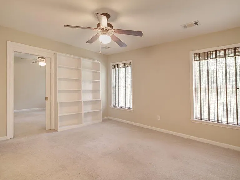 453 Grayson Way — Photo 9