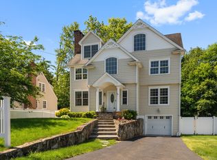 9 Knollwood Rd, Norwalk, CT 06854