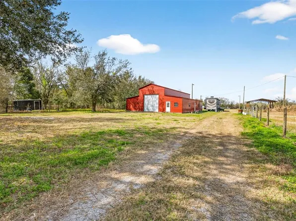 4361 Cooper Rd, Plant City, FL 33565