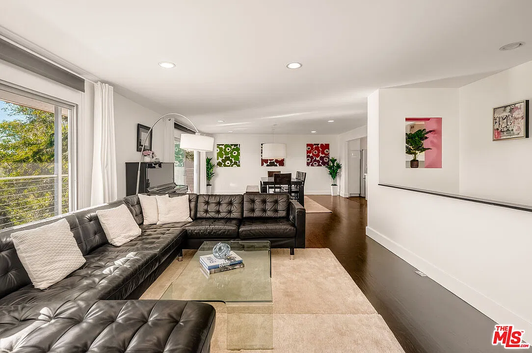 6 bed, 6.5 bath, 3544 sqft, $11,995 — Photo 4