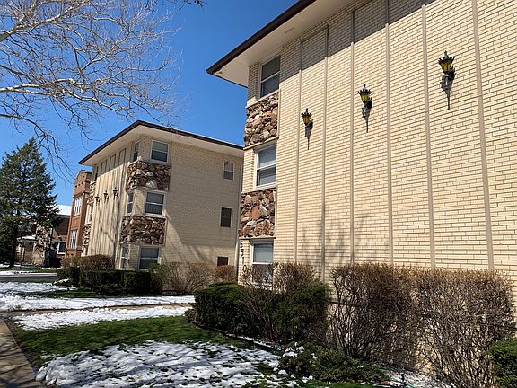 3rd image of 5512 W Windsor Ave APT 2J