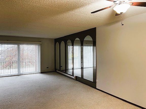 4th image of 9640 S Komensky Ave APT 107