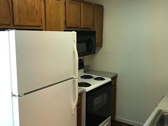 4th image of 3510 Delmar Ct