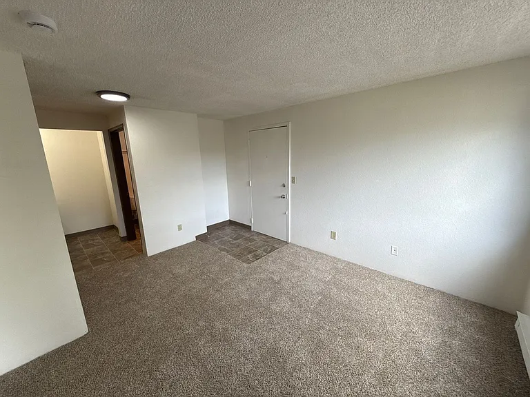 Ashwood Apartments — Photo 3