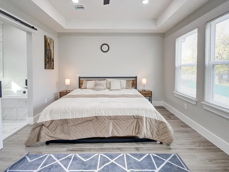 9305 Tower St — Photo 37