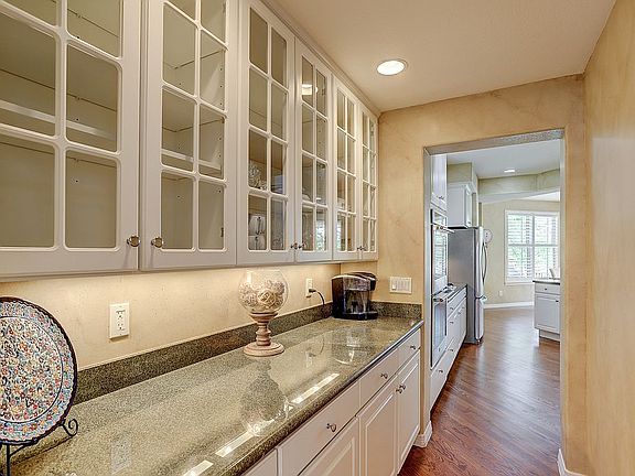 Butler's pantry to kitchen