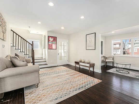 3rd image of 1118 Worden St SE