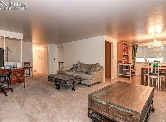 3rd image of 2639 Summit Dr