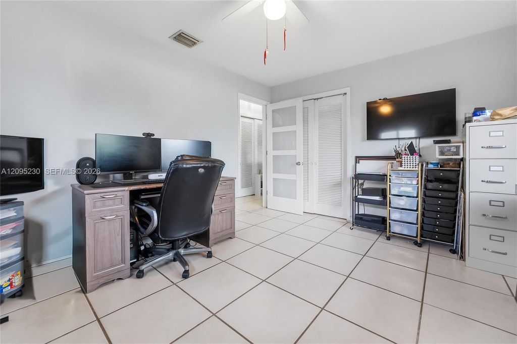 391 SE 16th Ave, photo 8