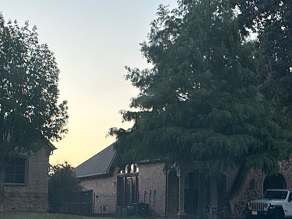 3rd image of 1633 Willow Glen Ct
