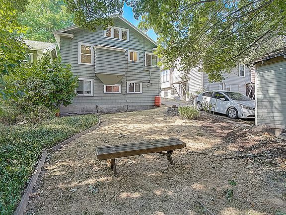 4th image of 5026 9th Ave NE #B